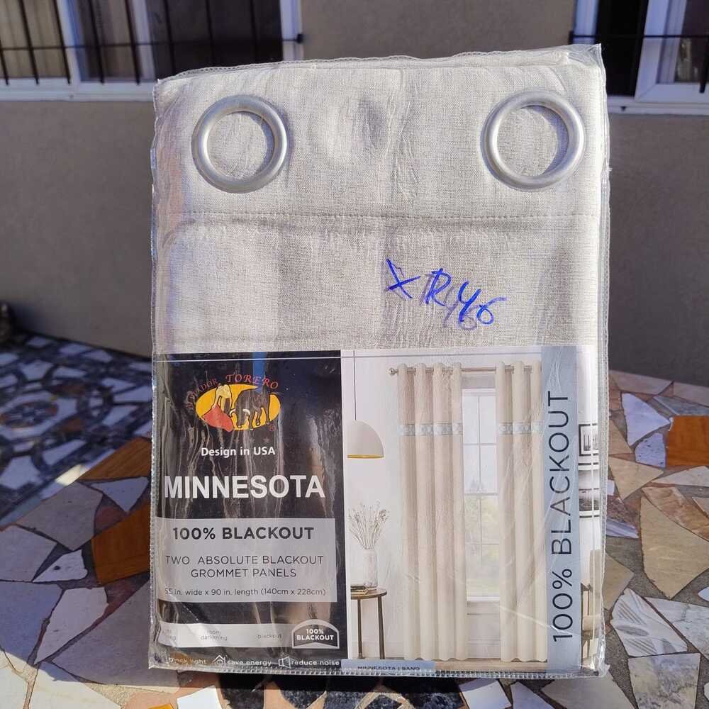 Cortina Blackout Minnesota - 100% Blackout